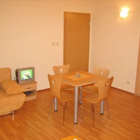 Mladen 3* オミシュ