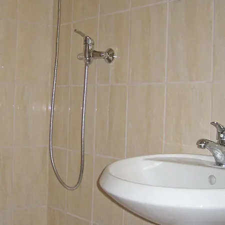 ホテル Mladen オミシュ