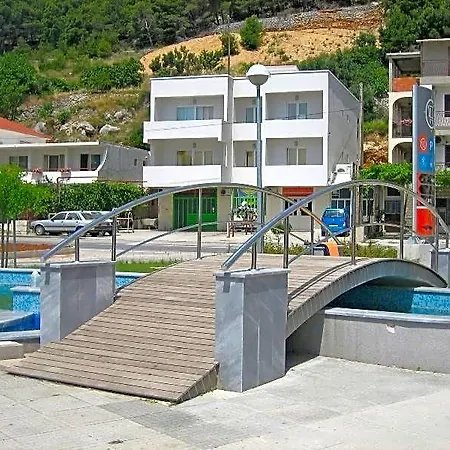Ξενοδοχείο Mladen 3*